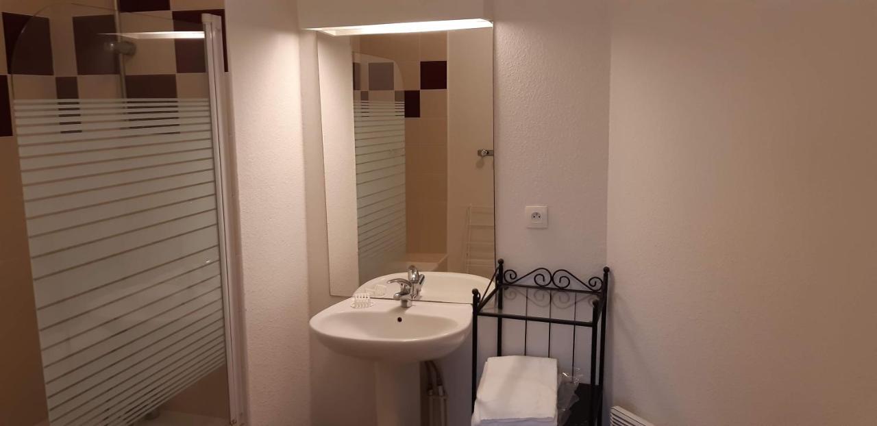 Charmant Logement Avec Piscine Bergerac Exterior foto