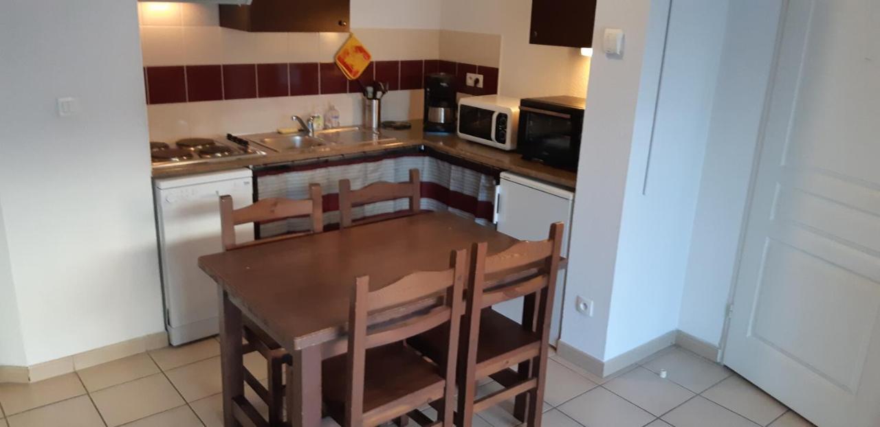 Charmant Logement Avec Piscine Bergerac Exterior foto